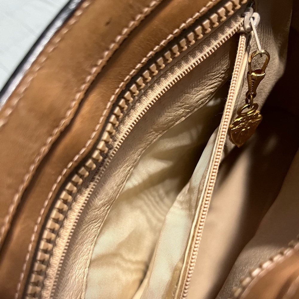 1970s Gucci 2-handle tan purse - Picture 6 of 16